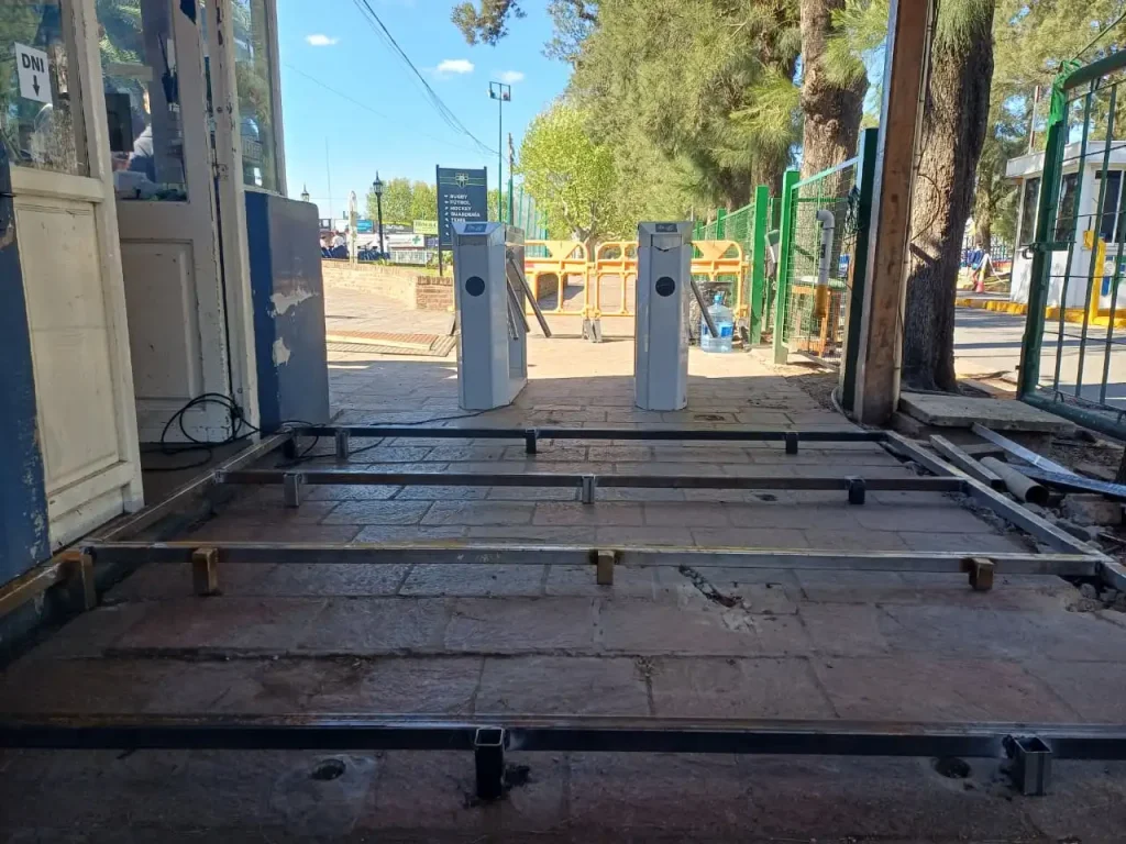 Nuevos molinetes para ingreso peatonal